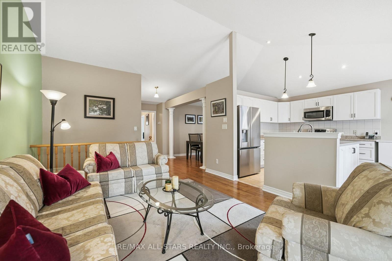 51 Oakside Drive, Uxbridge, Ontario  L9P 2A5 - Photo 7 - N12557640