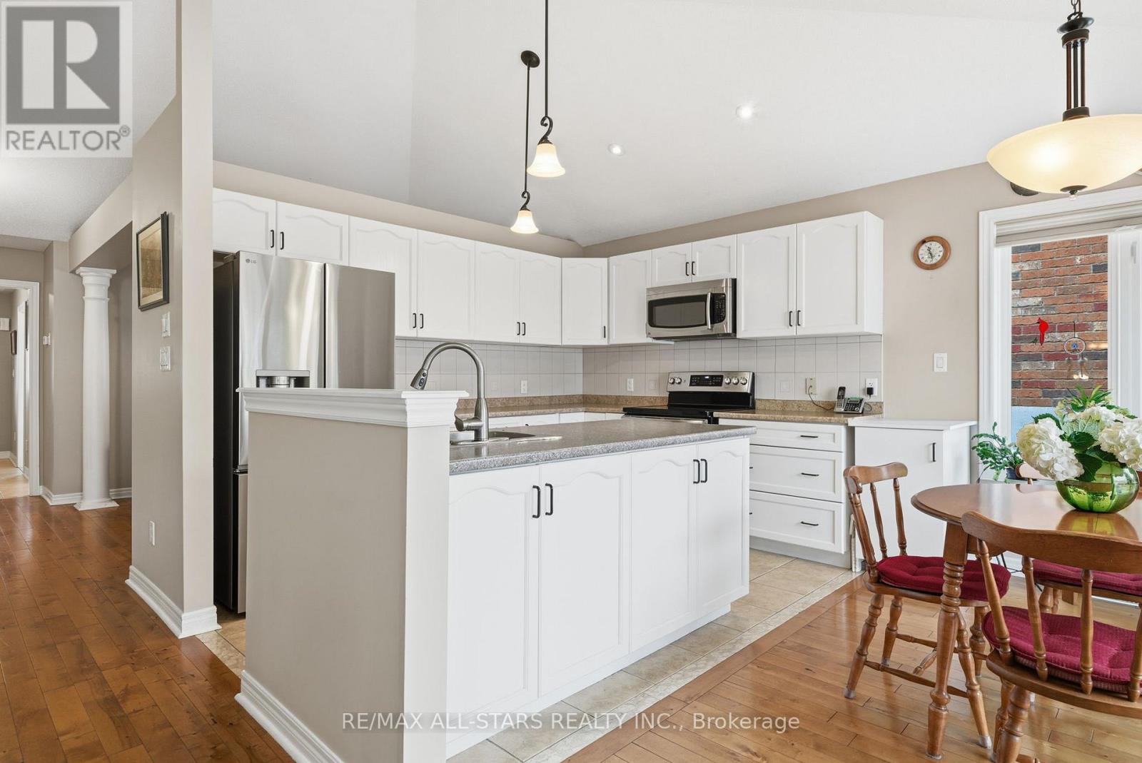 51 Oakside Drive, Uxbridge, Ontario  L9P 2A5 - Photo 8 - N12557640