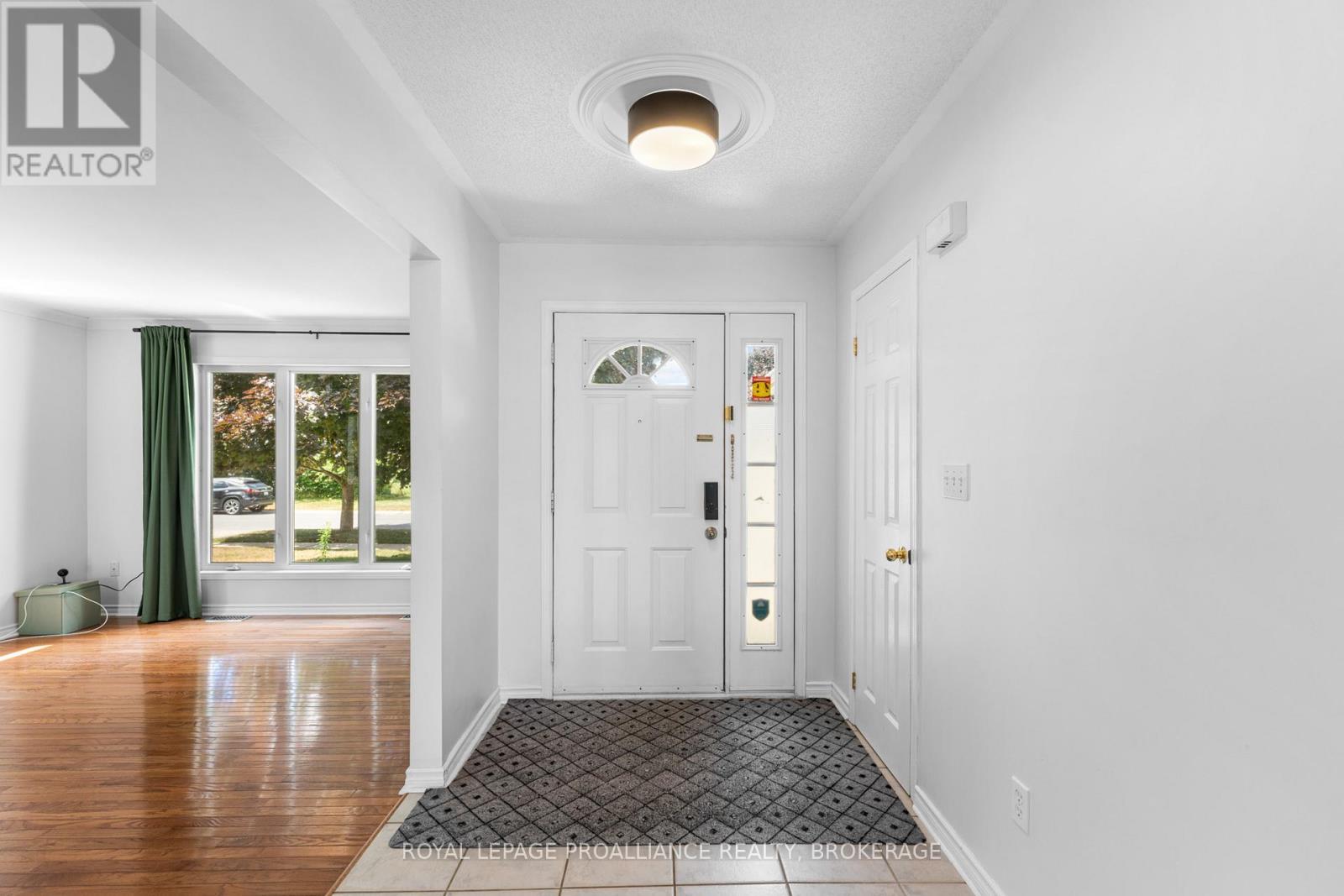 343 Sunrise Crescent, Kingston, Ontario  K7M 8A5 - Photo 3 - X12557668