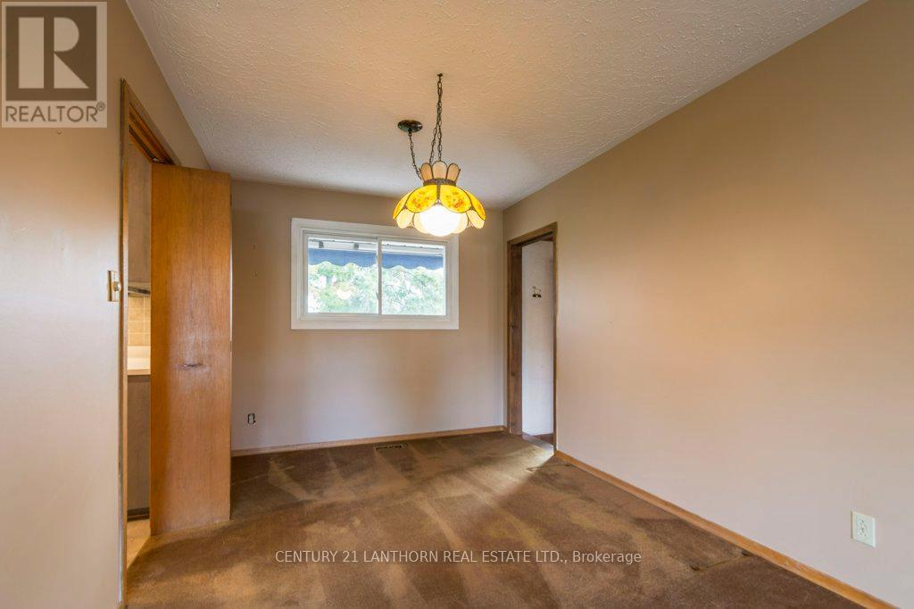 44 Burns Avenue, Quinte West, Ontario  K8R 1G2 - Photo 11 - X12557670