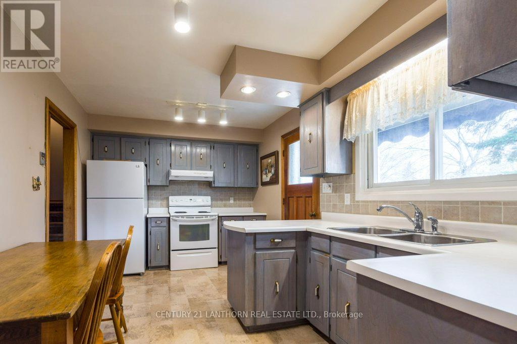 44 Burns Avenue, Quinte West, Ontario  K8R 1G2 - Photo 14 - X12557670