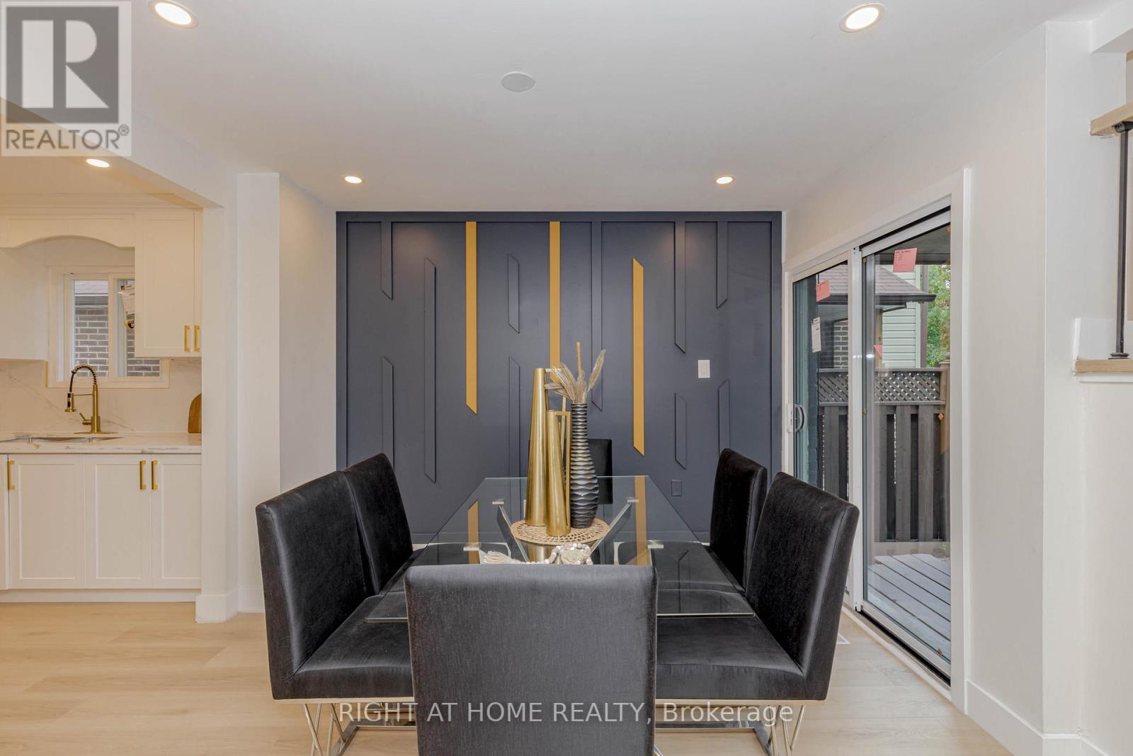 6 Bryant Court, Brampton, Ontario  L6X 2T1 - Photo 12 - W12557642