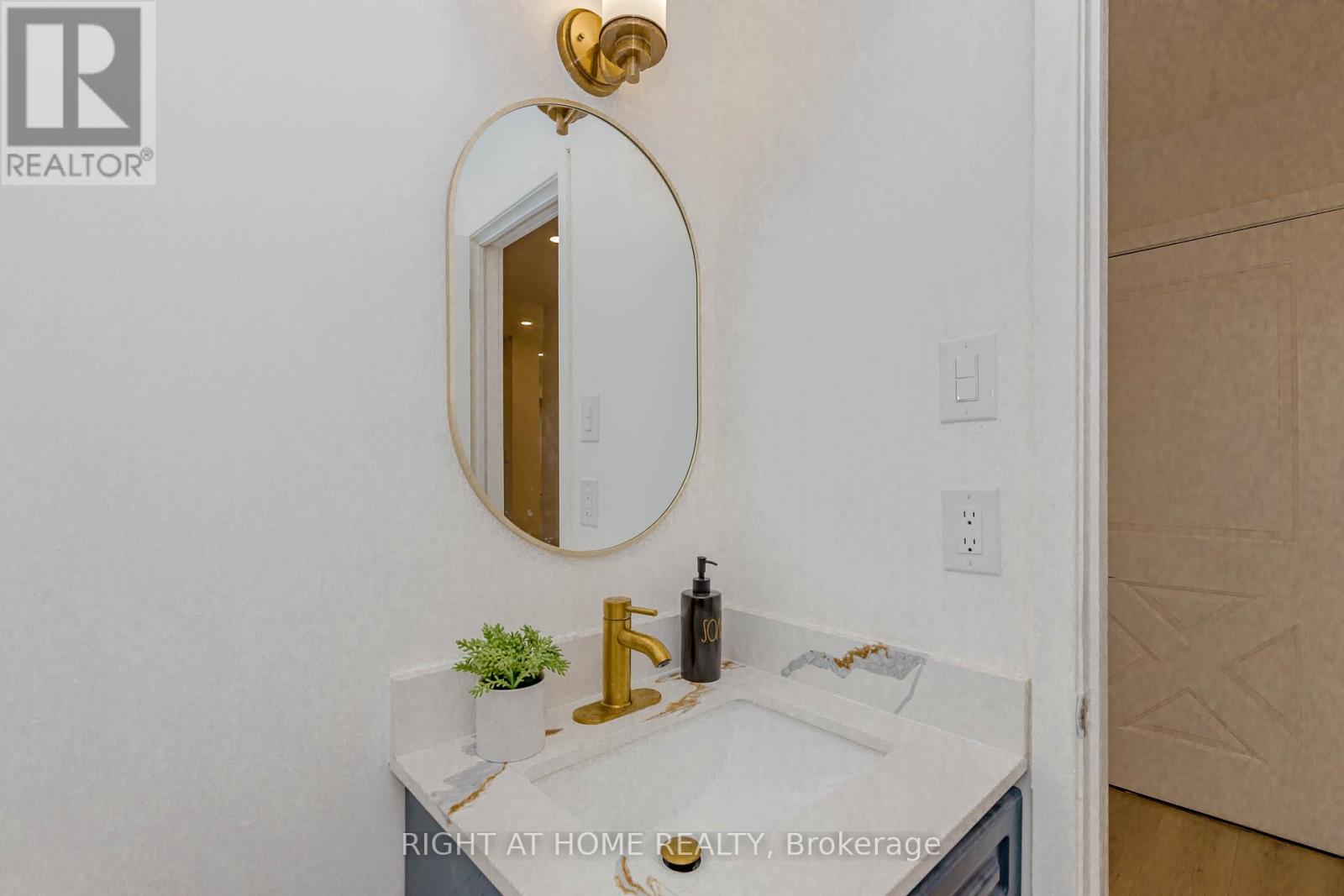 6 Bryant Court, Brampton, Ontario  L6X 2T1 - Photo 17 - W12557642