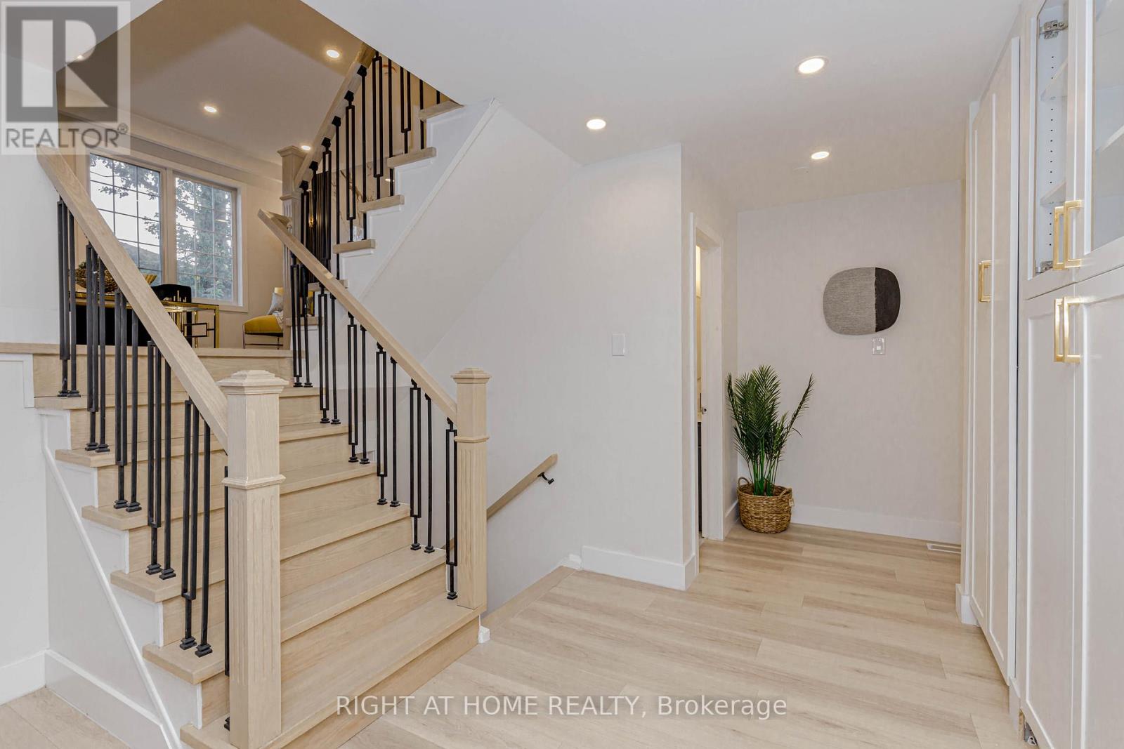 6 Bryant Court, Brampton, Ontario  L6X 2T1 - Photo 18 - W12557642