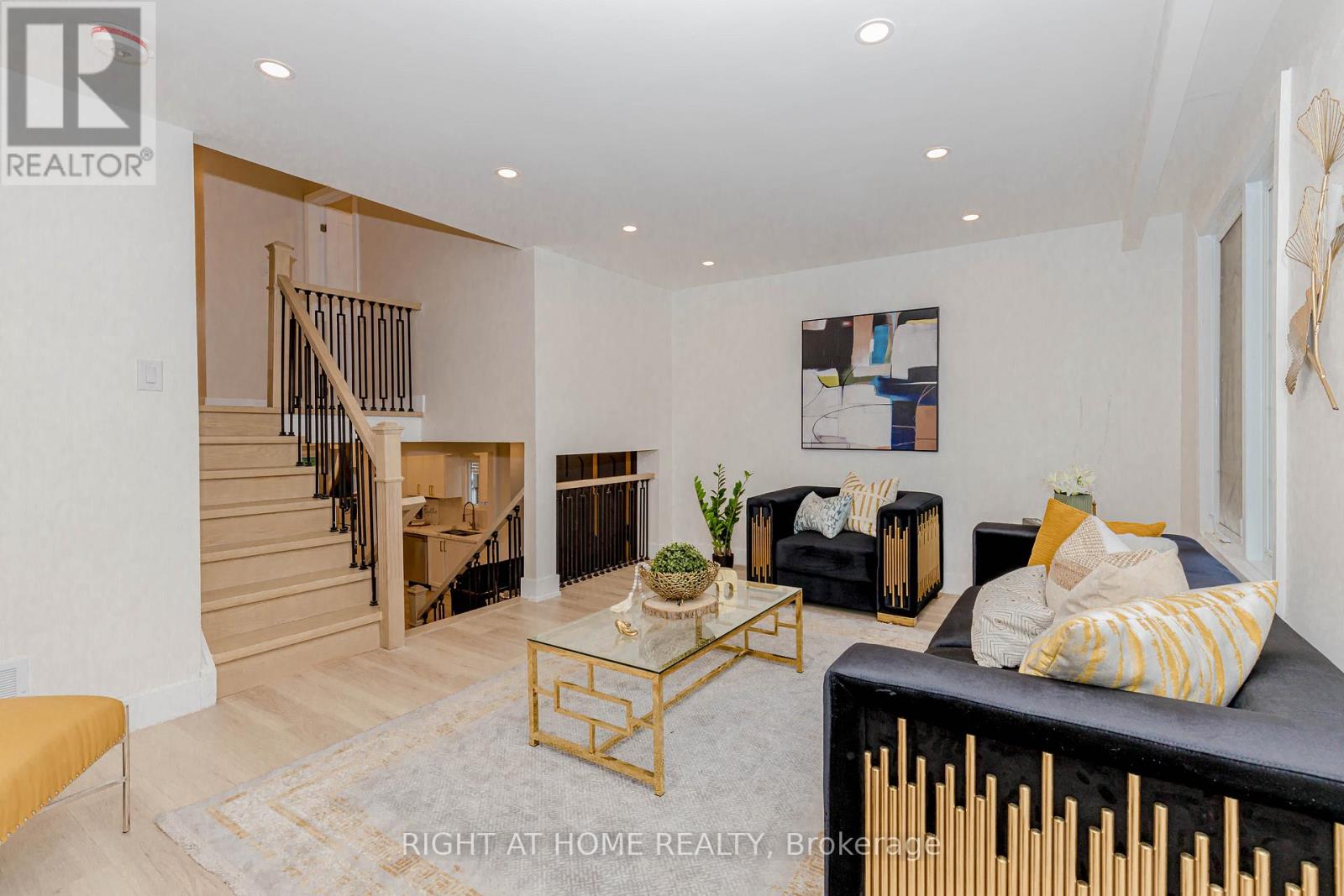 6 Bryant Court, Brampton, Ontario  L6X 2T1 - Photo 22 - W12557642