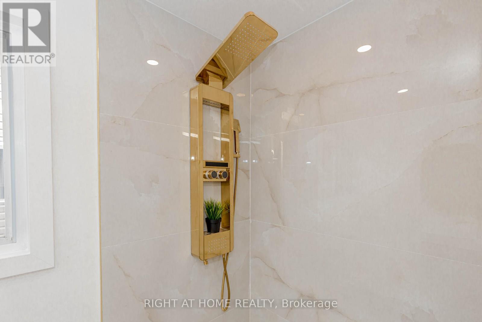 6 Bryant Court, Brampton, Ontario  L6X 2T1 - Photo 29 - W12557642