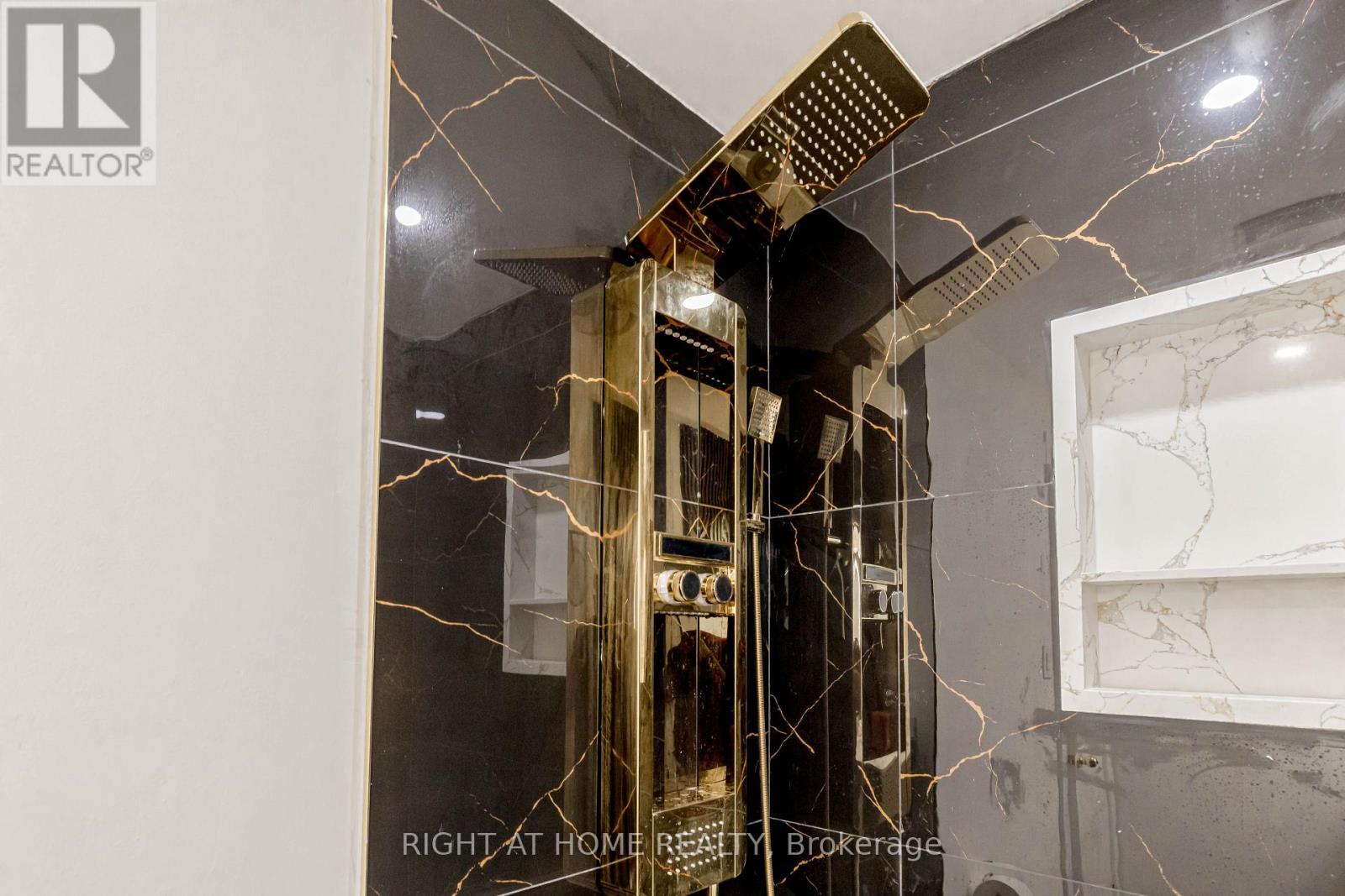 6 Bryant Court, Brampton, Ontario  L6X 2T1 - Photo 33 - W12557642