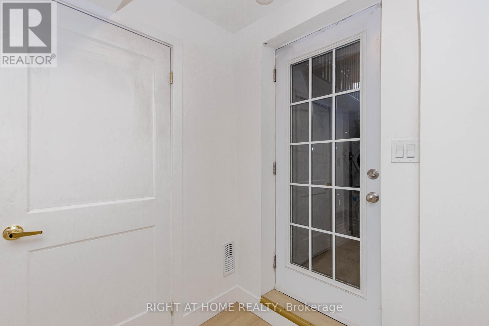 6 Bryant Court, Brampton, Ontario  L6X 2T1 - Photo 38 - W12557642