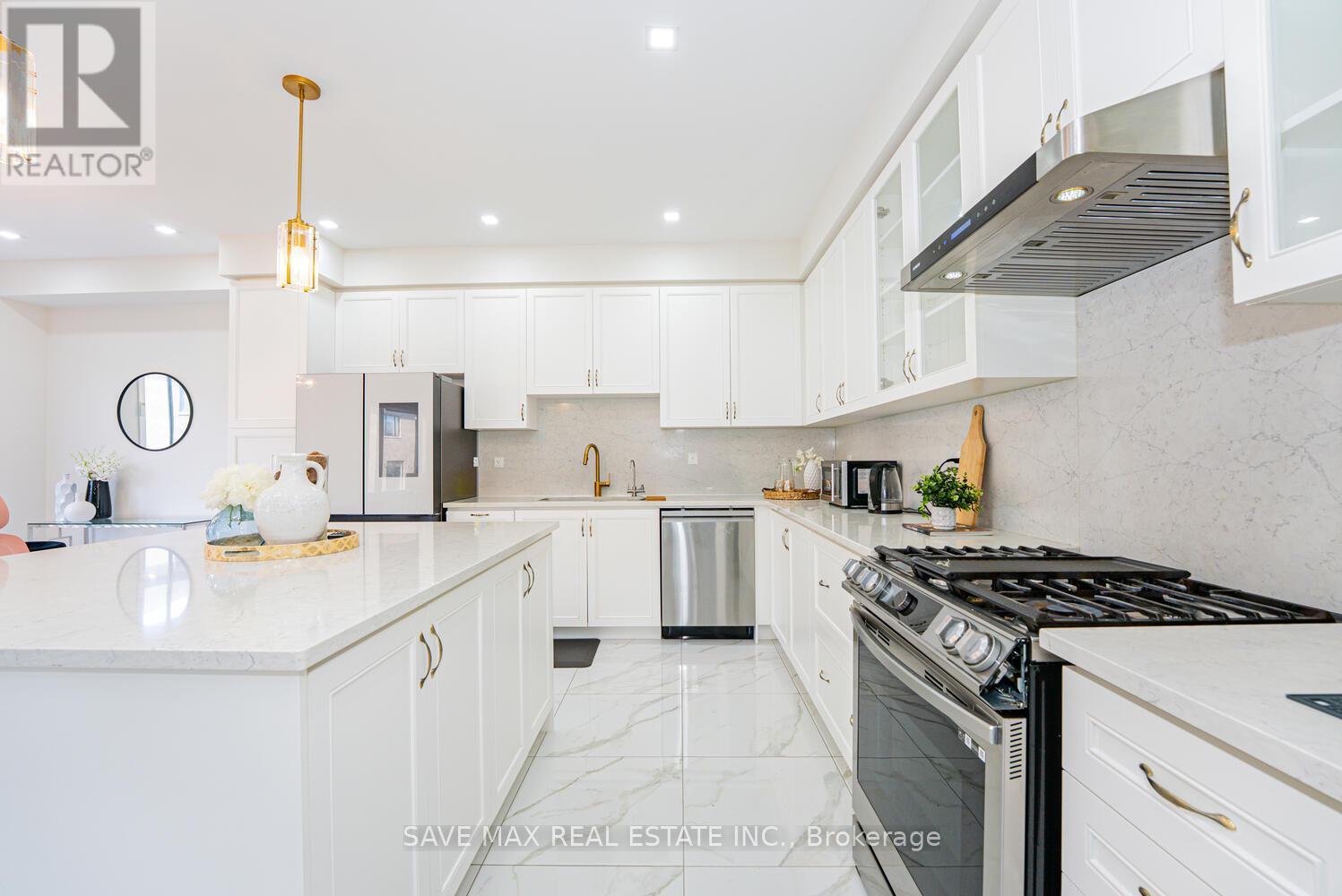 53 Lipscott Drive, Caledon, Ontario  L7C 4K1 - Photo 13 - W12557646