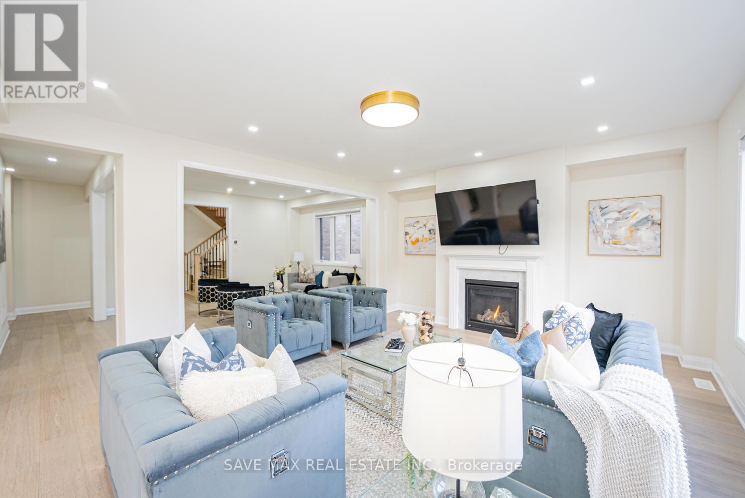 53 Lipscott Drive, Caledon, Ontario  L7C 4K1 - Photo 7 - W12557646