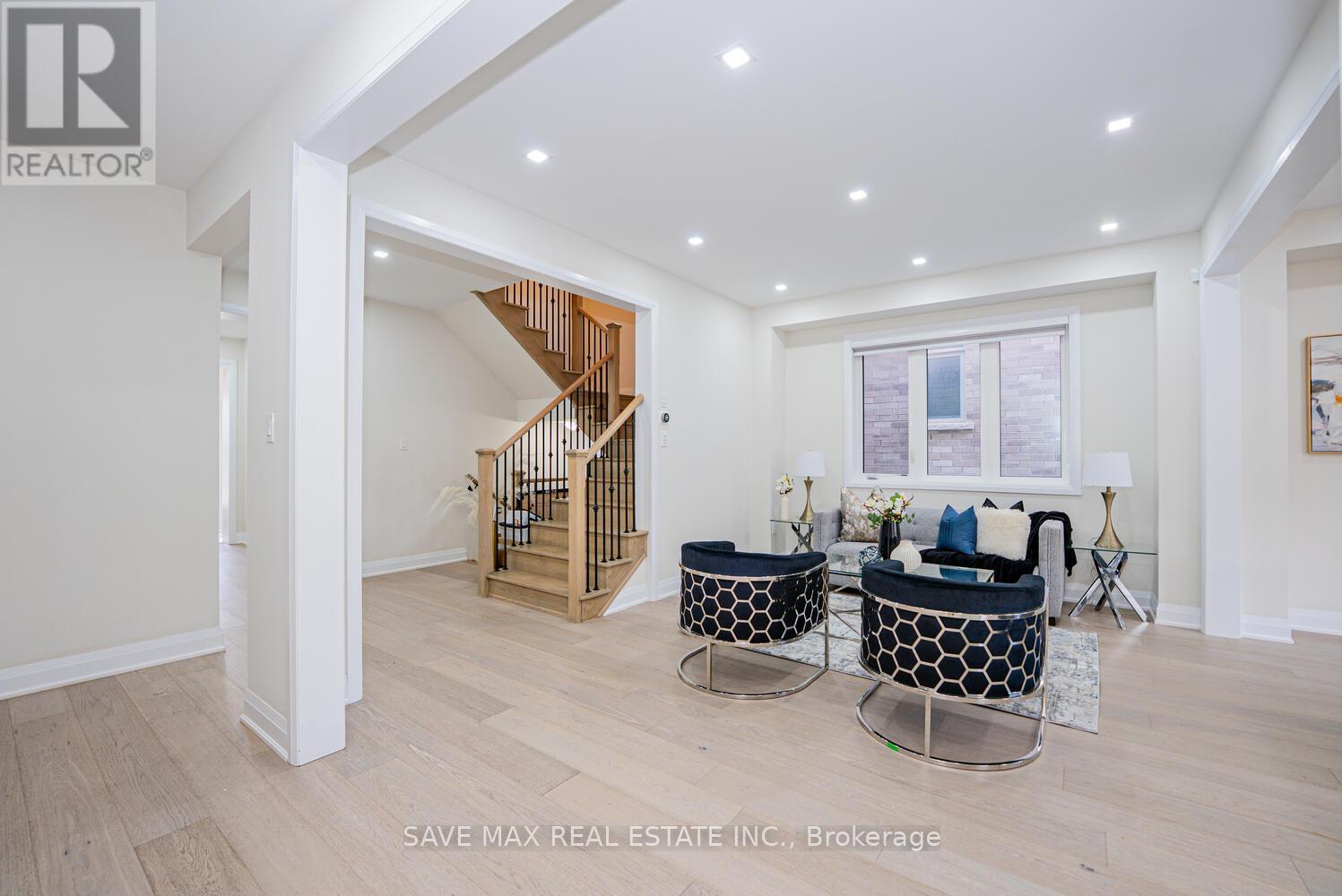 53 Lipscott Drive, Caledon, Ontario  L7C 4K1 - Photo 9 - W12557646