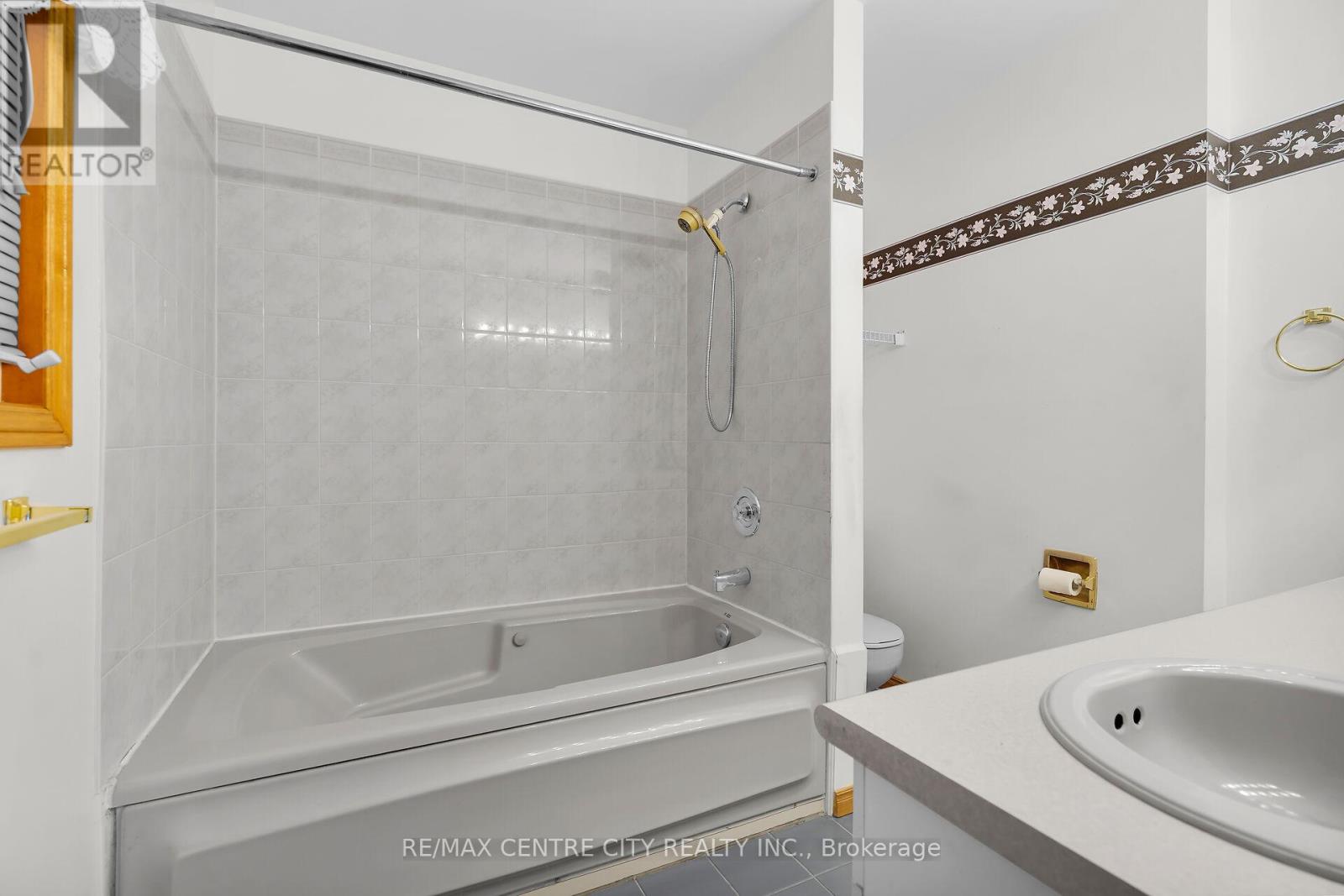 47 Stonehenge Road, London East, Ontario  N5V 4M6 - Photo 24 - X12557706