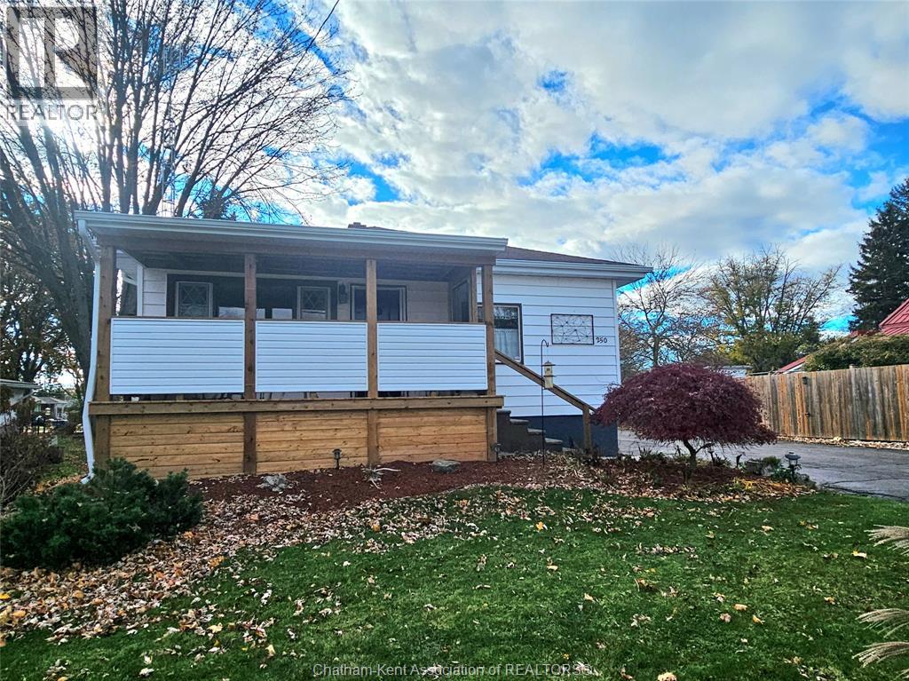 250 Woods Street, Chatham, Ontario  N7L 3R5 - Photo 2 - 25029018