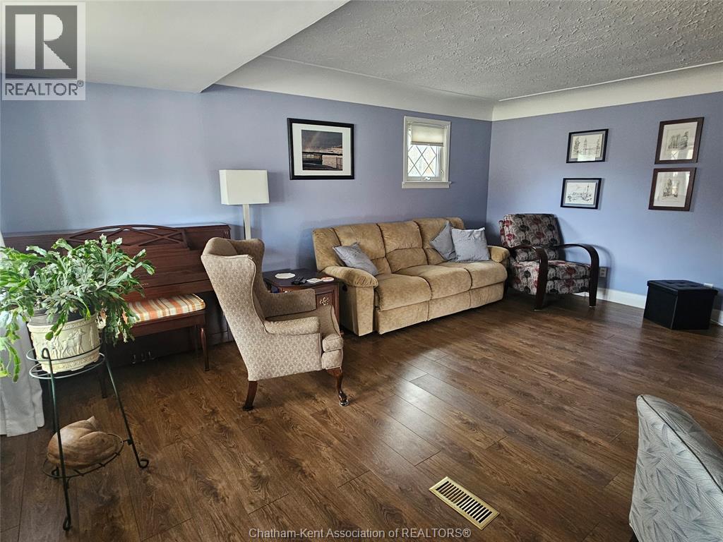 250 Woods Street, Chatham, Ontario  N7L 3R5 - Photo 5 - 25029018