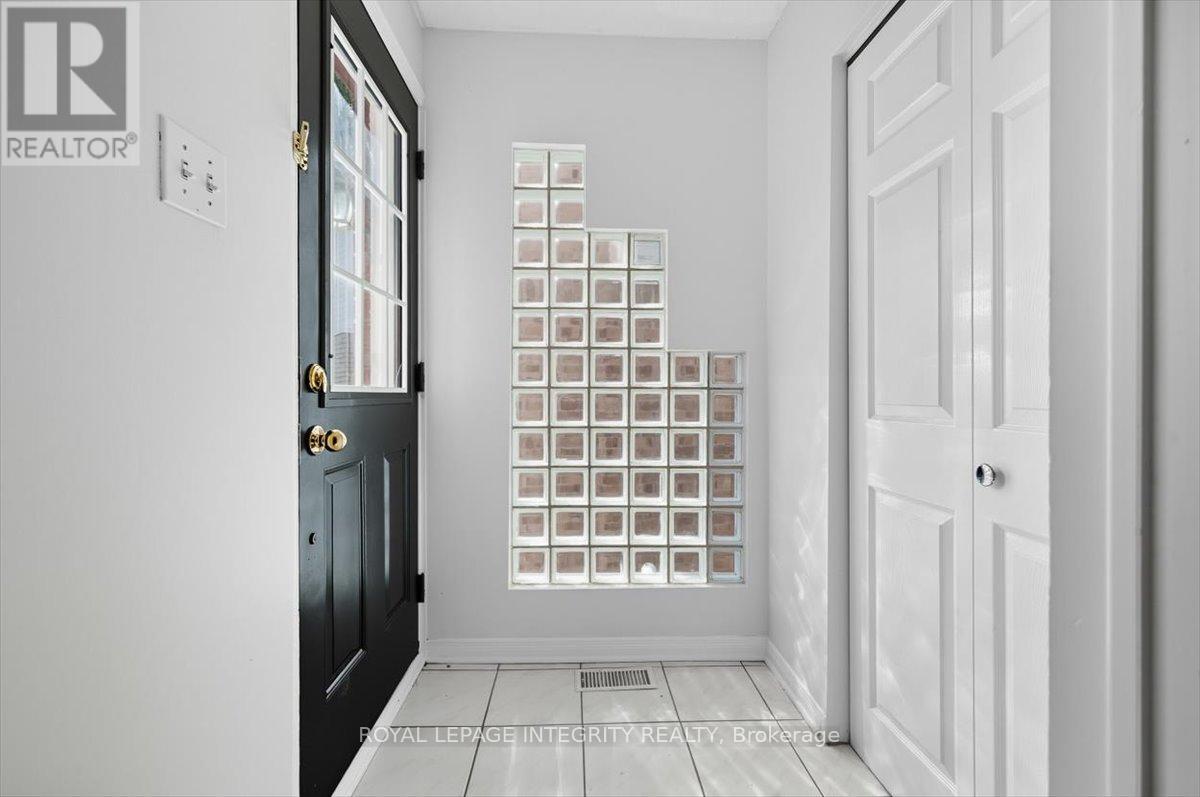 4 - 2949 Richmond Road, Ottawa, Ontario  K2B 6S6 - Photo 4 - X12557662