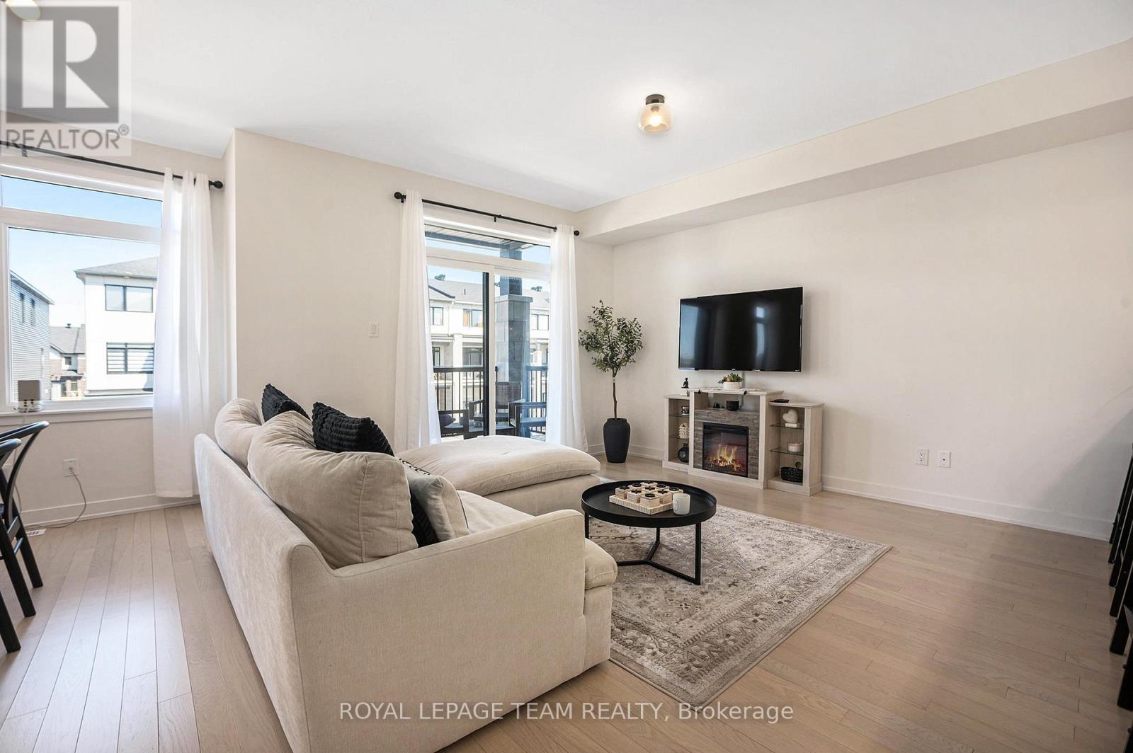 58 Arinto Place, Ottawa, Ontario  K2S 2R7 - Photo 4 - X12557674