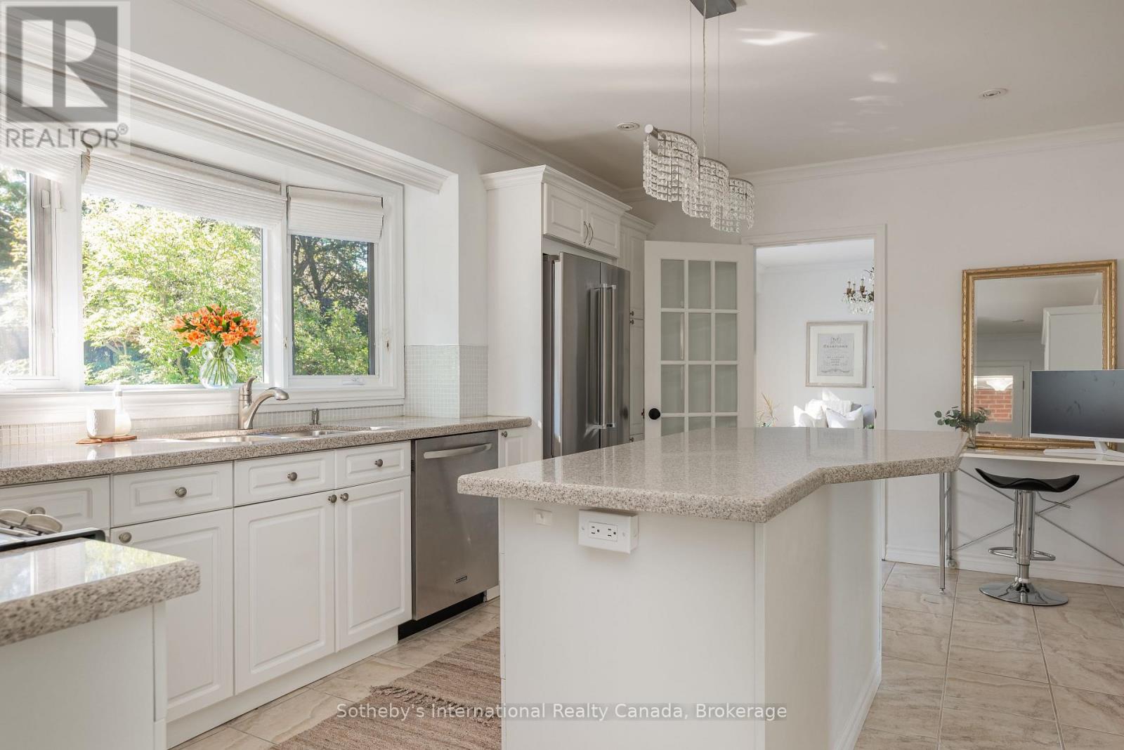 1662 Bramsey Drive, Mississauga, Ontario  L5J 2H6 - Photo 11 - W12557722