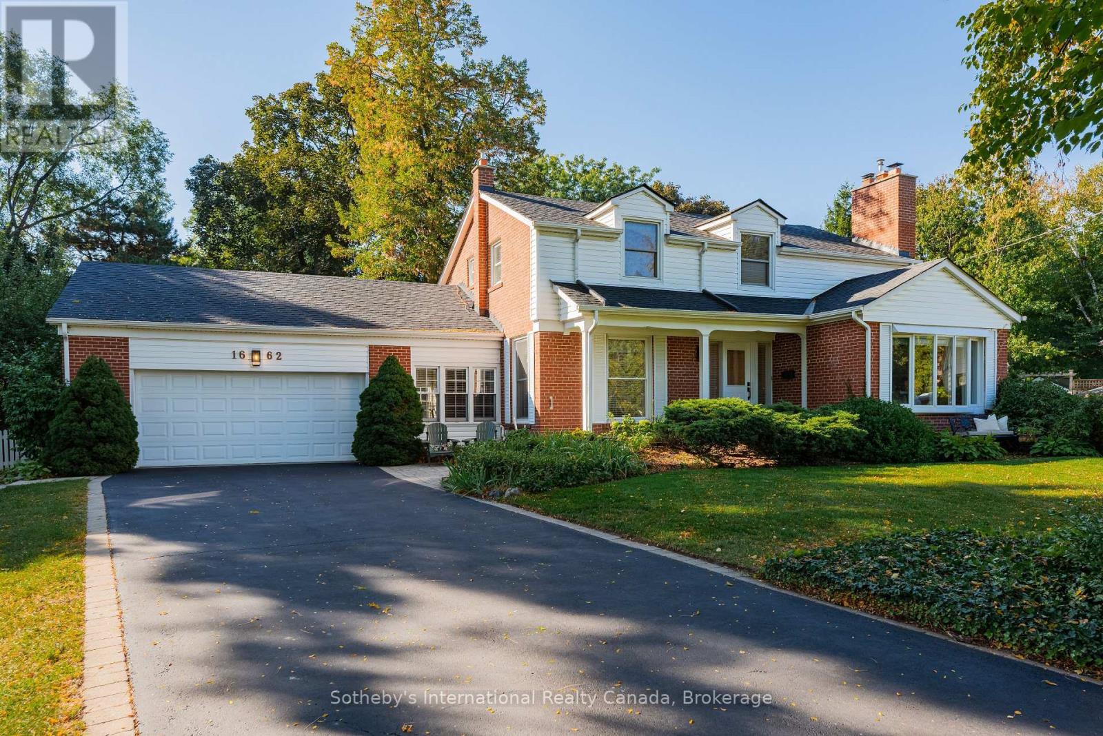 1662 Bramsey Drive, Mississauga, Ontario  L5J 2H6 - Photo 2 - W12557722