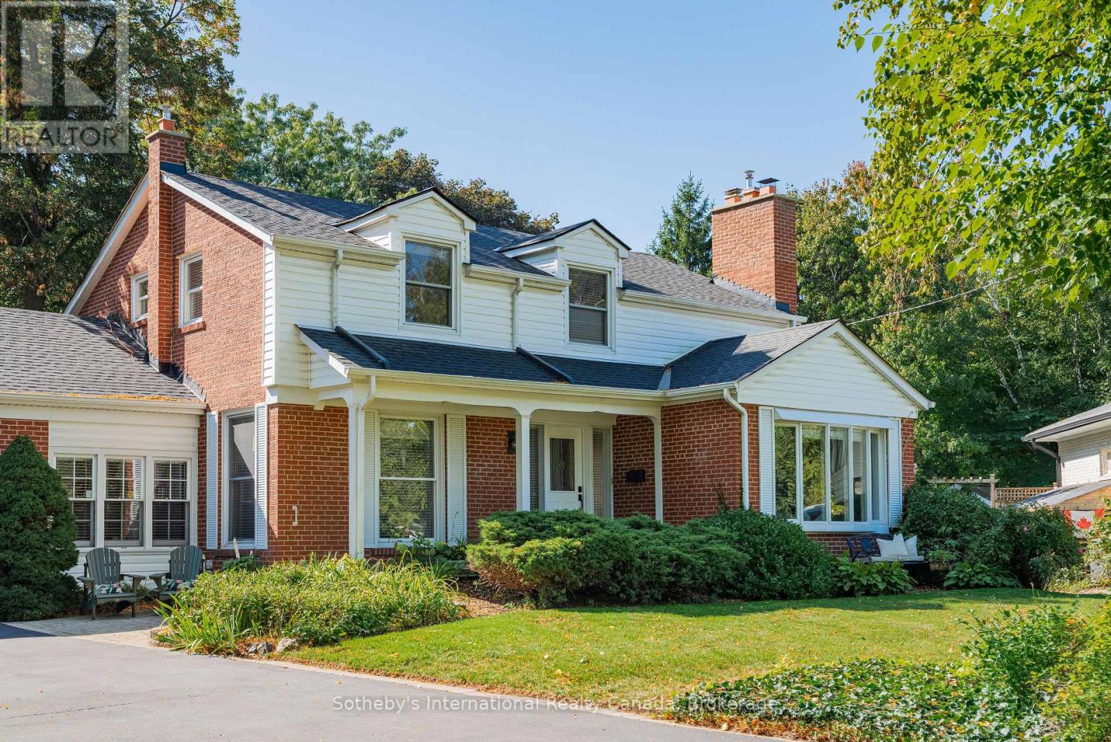 1662 Bramsey Drive, Mississauga, Ontario  L5J 2H6 - Photo 4 - W12557722