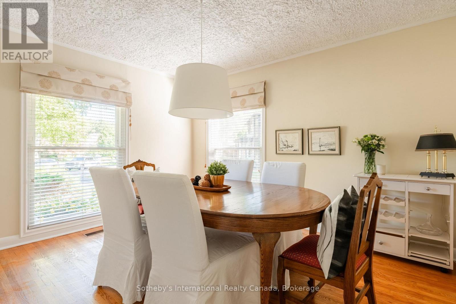 1662 Bramsey Drive, Mississauga, Ontario  L5J 2H6 - Photo 9 - W12557722