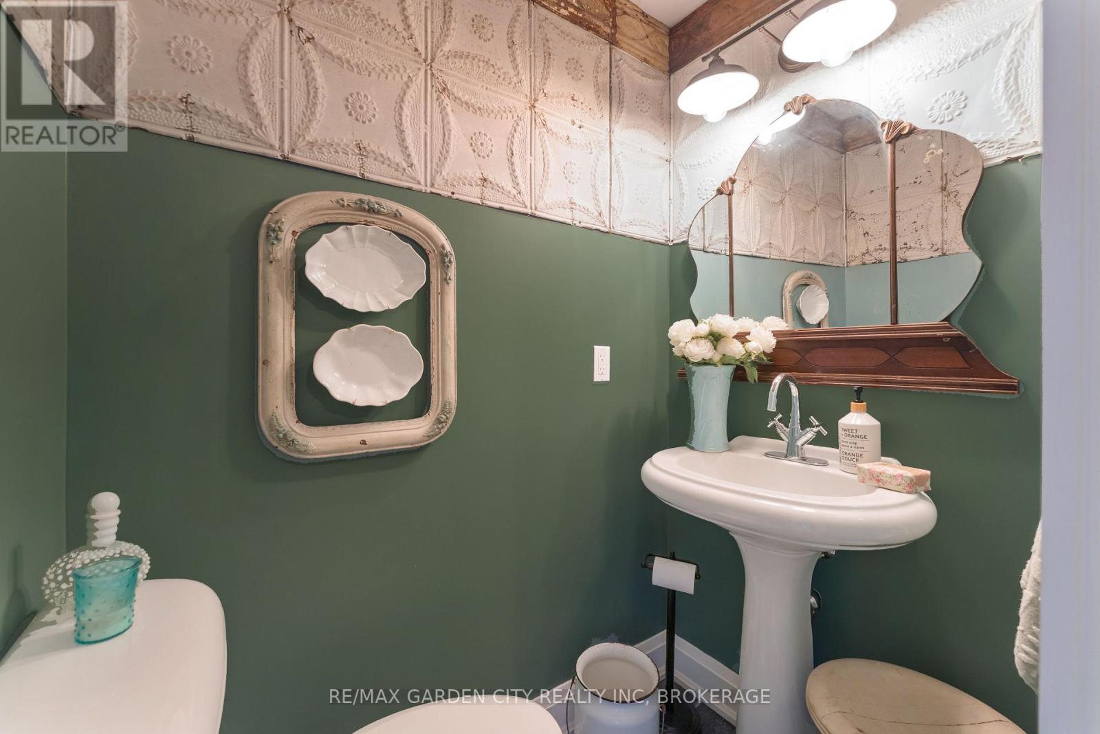 201 - 3710 Main Street, Niagara Falls, Ontario L2G 6B1 - Photo 21 - X12557688