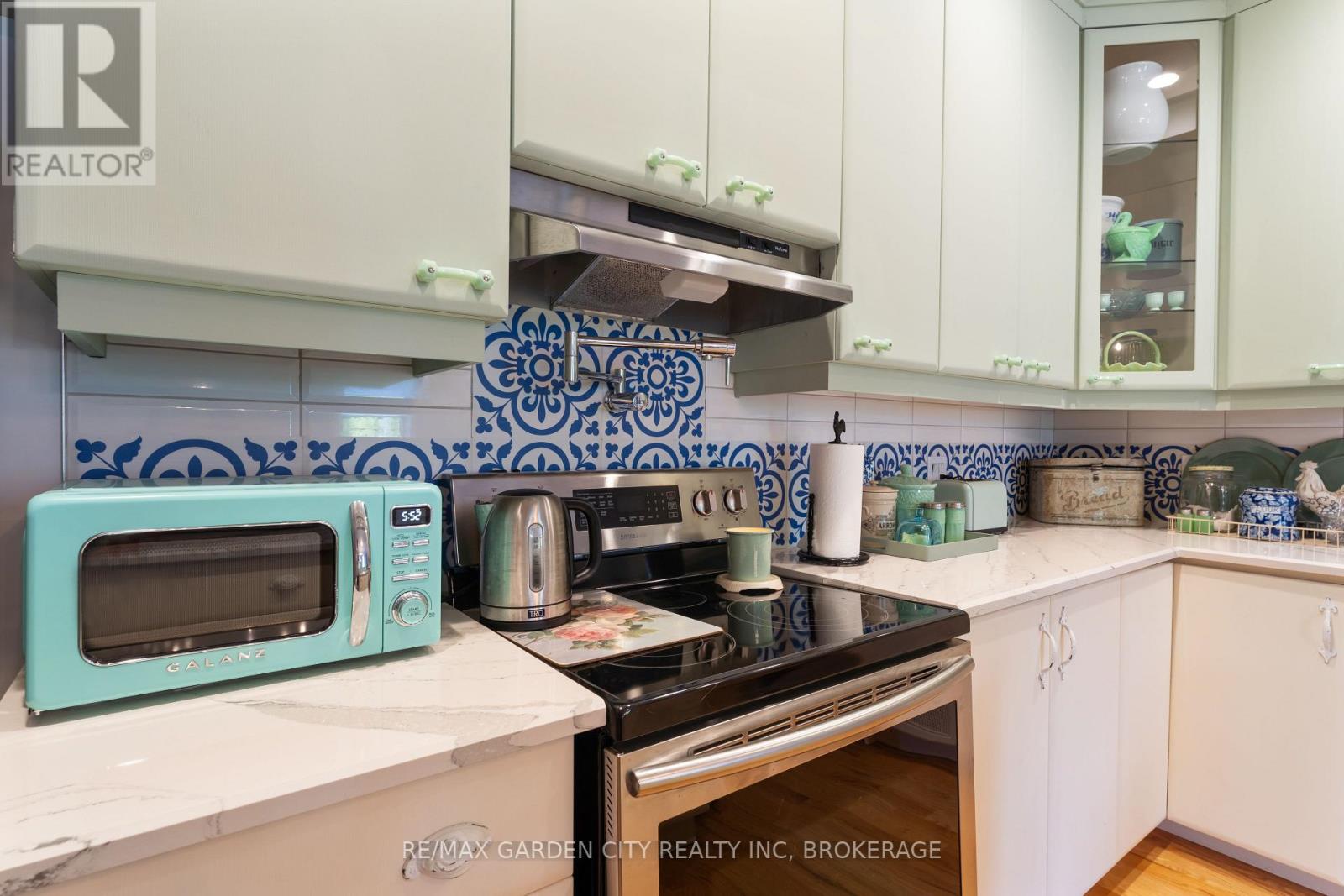 201 - 3710 Main Street, Niagara Falls, Ontario L2G 6B1 - Photo 4 - X12557688