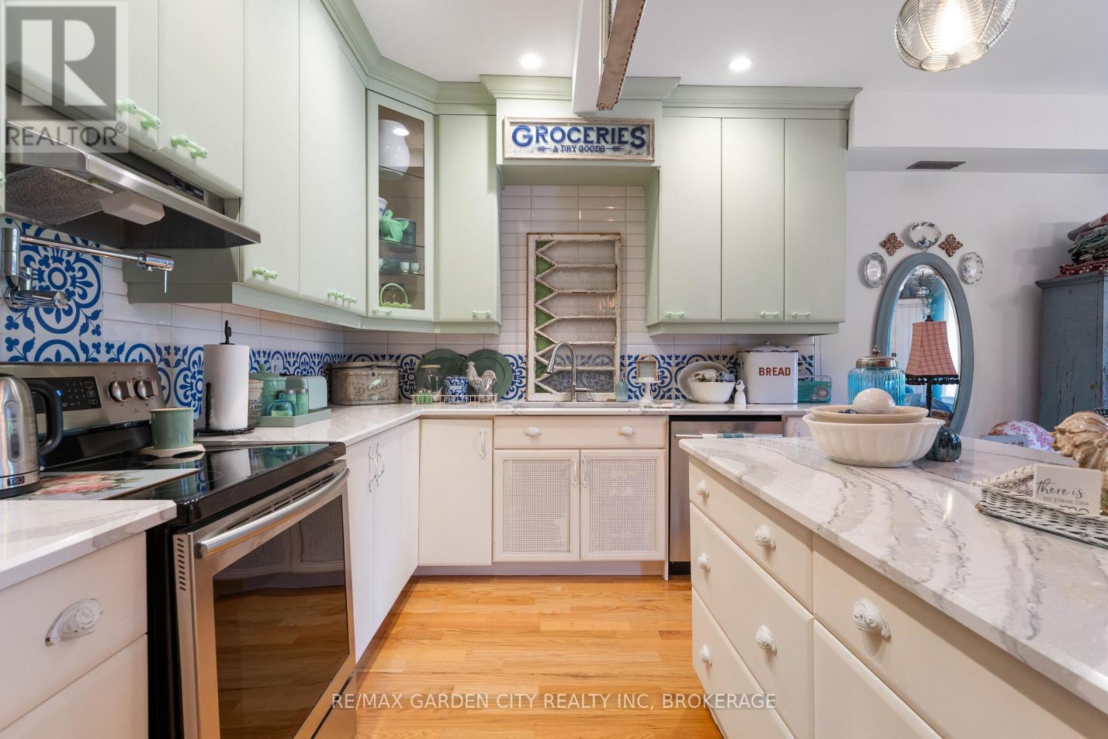 201 - 3710 Main Street, Niagara Falls, Ontario L2G 6B1 - Photo 5 - X12557688