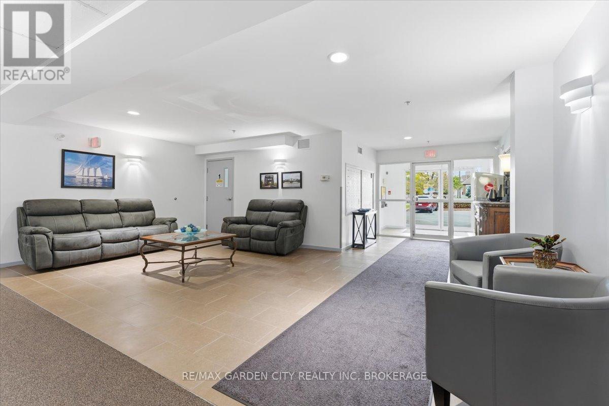 1402 - 330 Prince Charles Drive, Welland, Ontario  L3C 7B3 - Photo 8 - X12557726