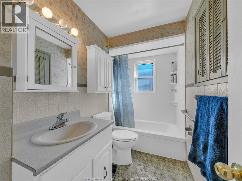 1946 Ford, Windsor, Ontario  N8T 2E5 - Photo 24 - 25029103