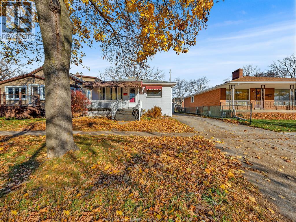 1946 Ford, Windsor, Ontario  N8T 2E5 - Photo 3 - 25029103