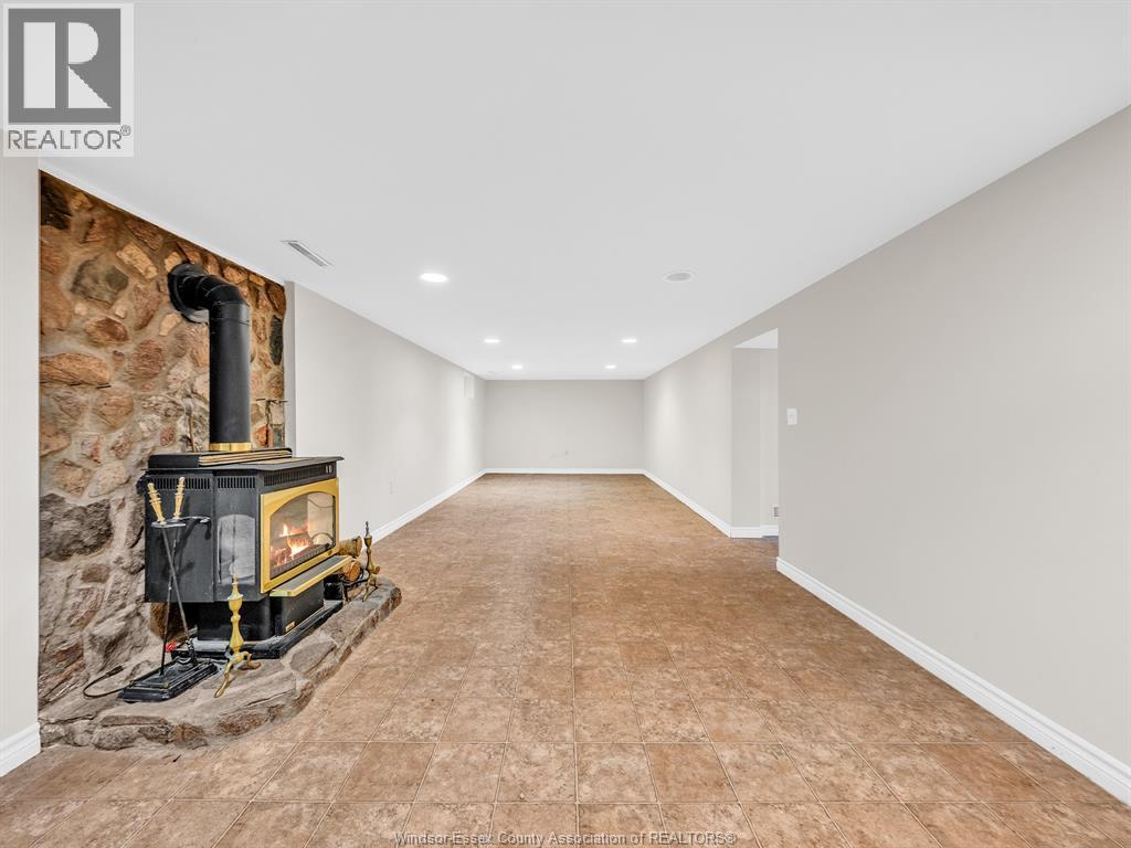 1946 Ford, Windsor, Ontario  N8T 2E5 - Photo 38 - 25029103