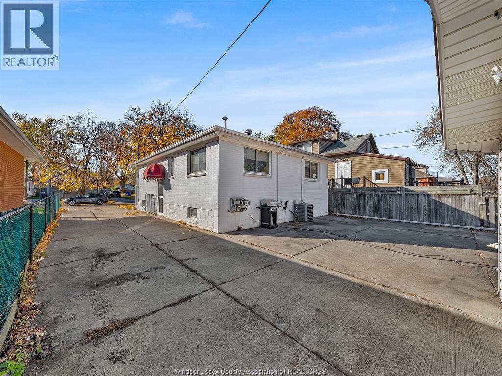 1946 Ford, Windsor, Ontario  N8T 2E5 - Photo 6 - 25029103