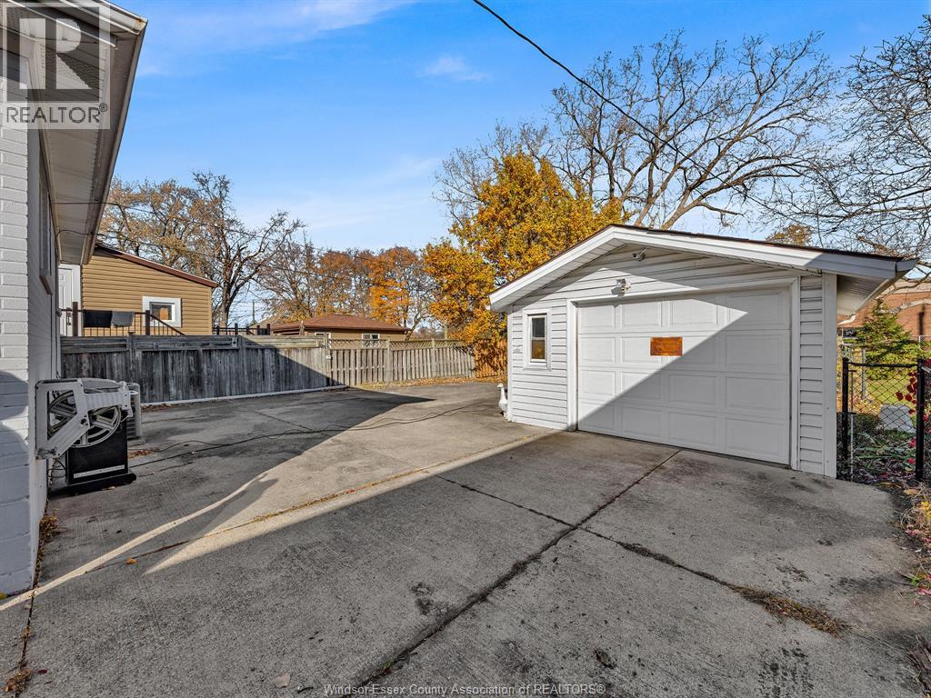 1946 Ford, Windsor, Ontario  N8T 2E5 - Photo 7 - 25029103