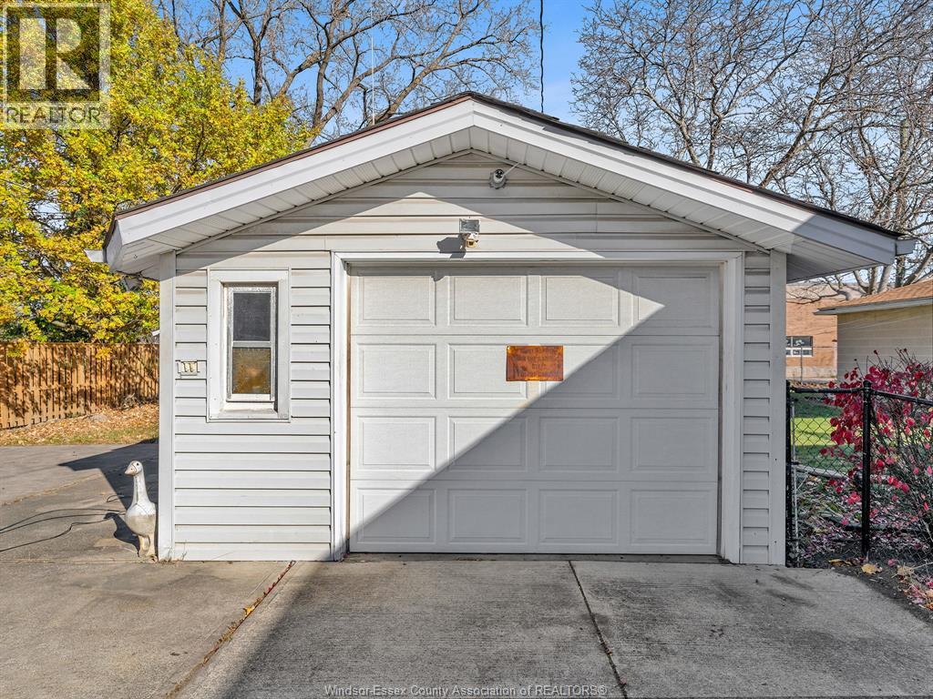 1946 Ford, Windsor, Ontario  N8T 2E5 - Photo 8 - 25029103