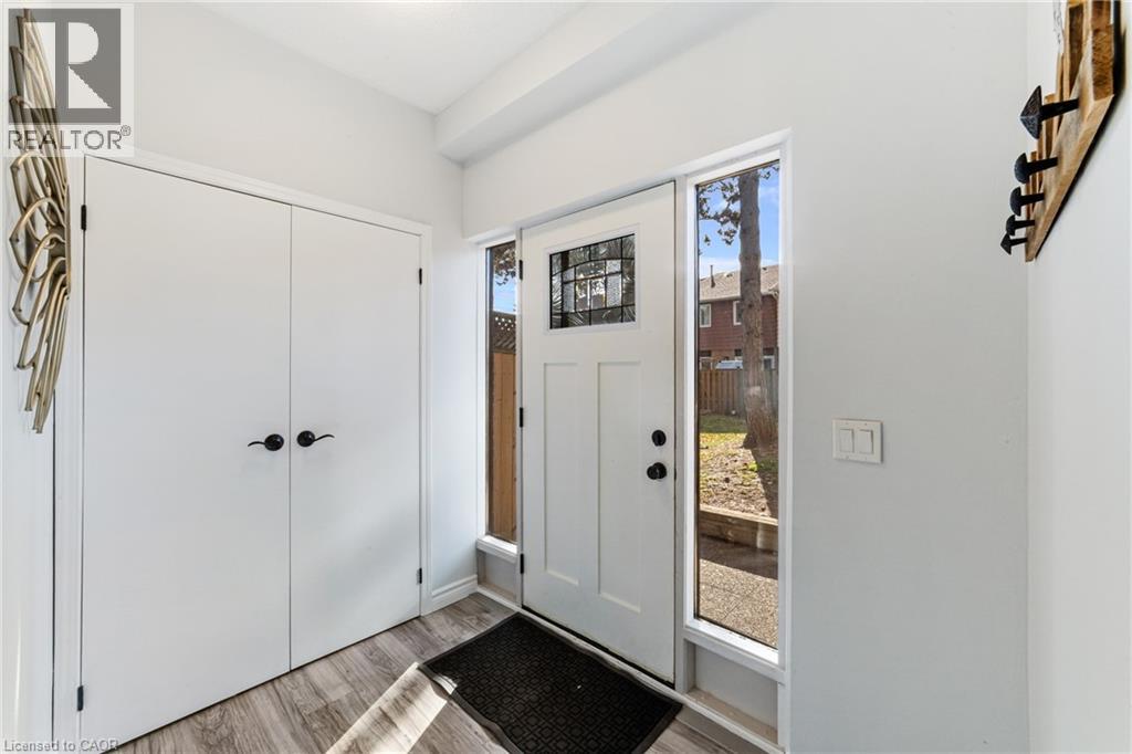 4199 Longmoor Drive Unit# 6, Burlington, Ontario  L7L 5J9 - Photo 5 - 40789211