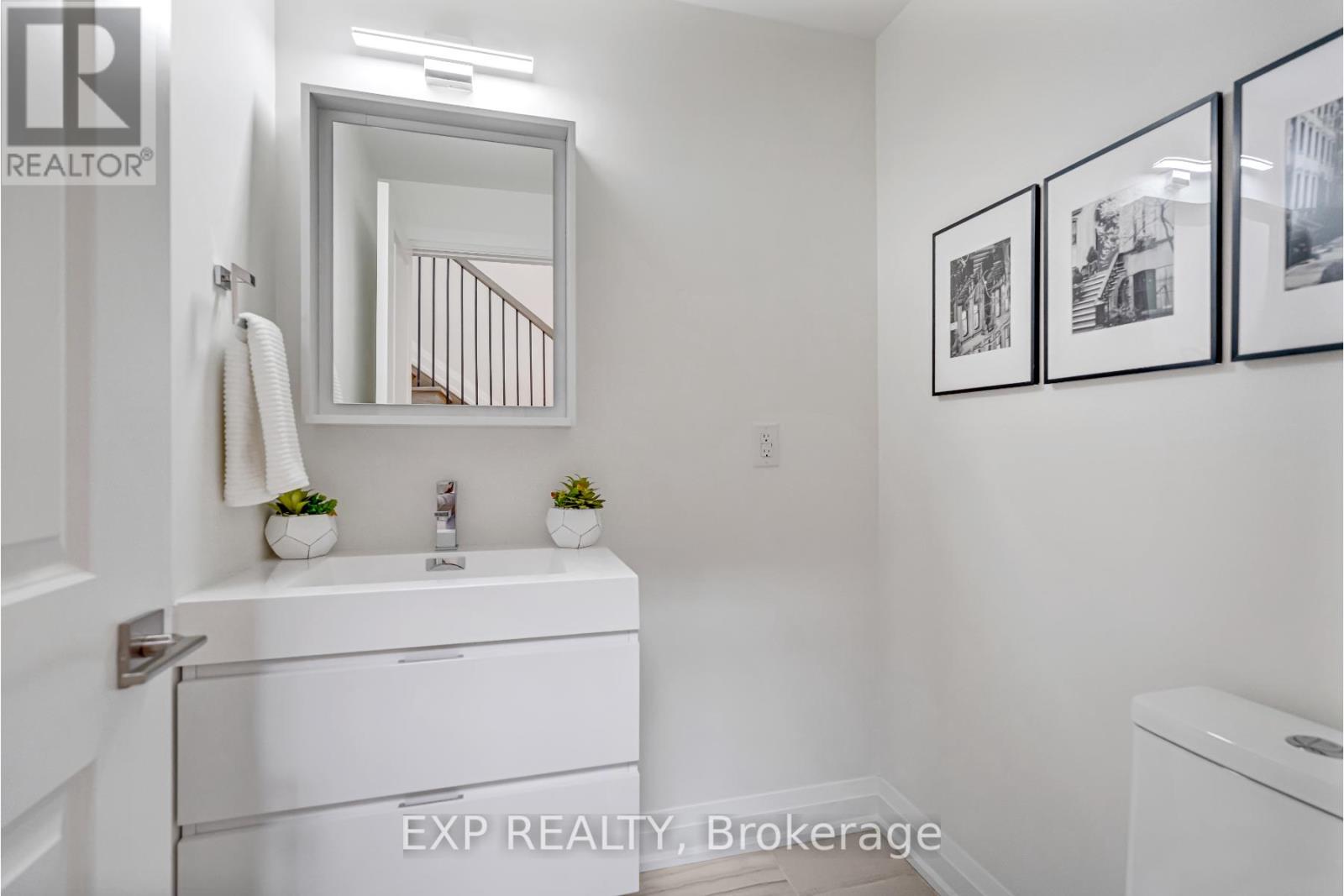 3394 Carter Common, Burlington, Ontario  L7M 3R9 - Photo 6 - W12432855