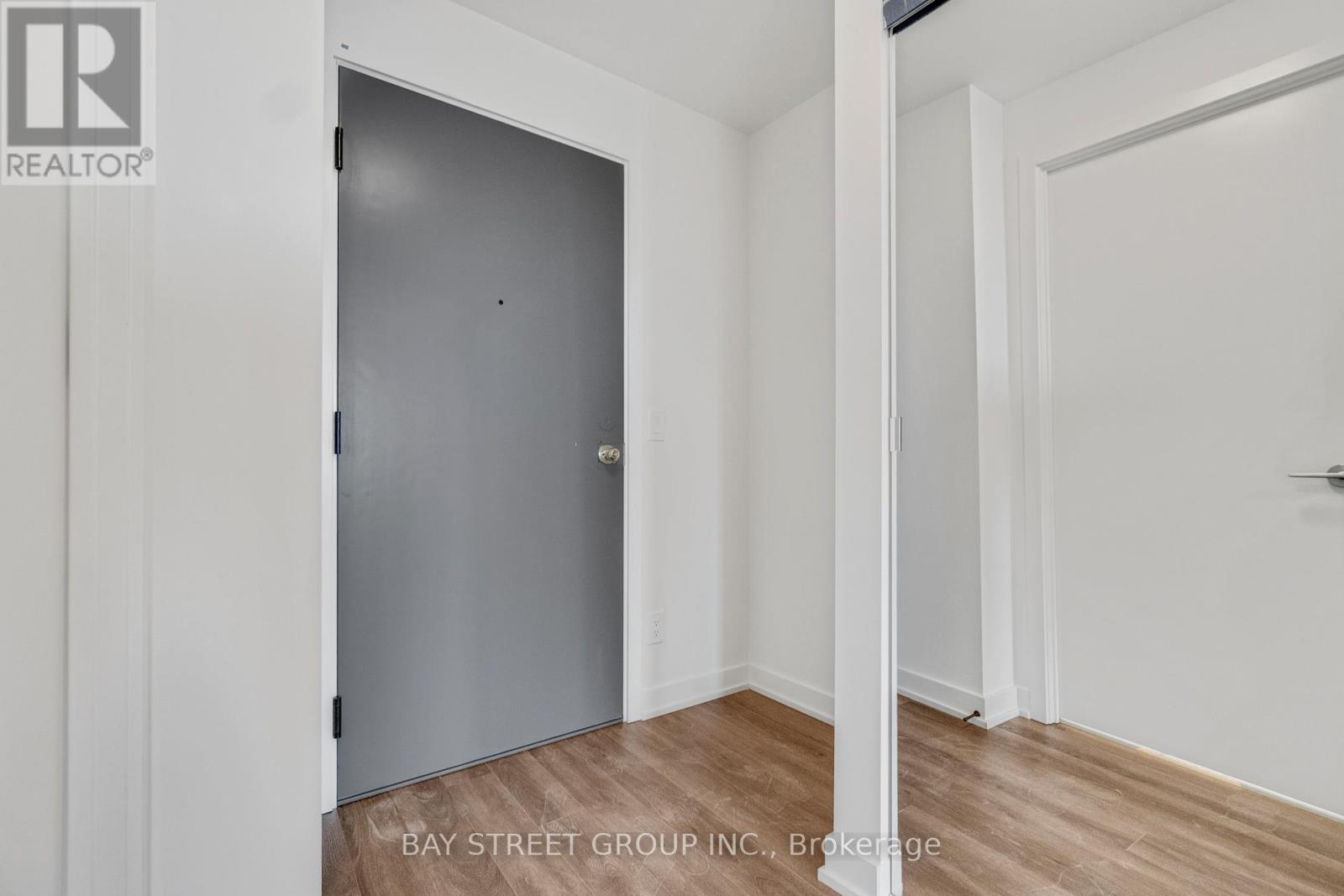 1307 - 3071 Trafalgar Road, Oakville, Ontario  L6H 8C6 - Photo 12 - W12556012