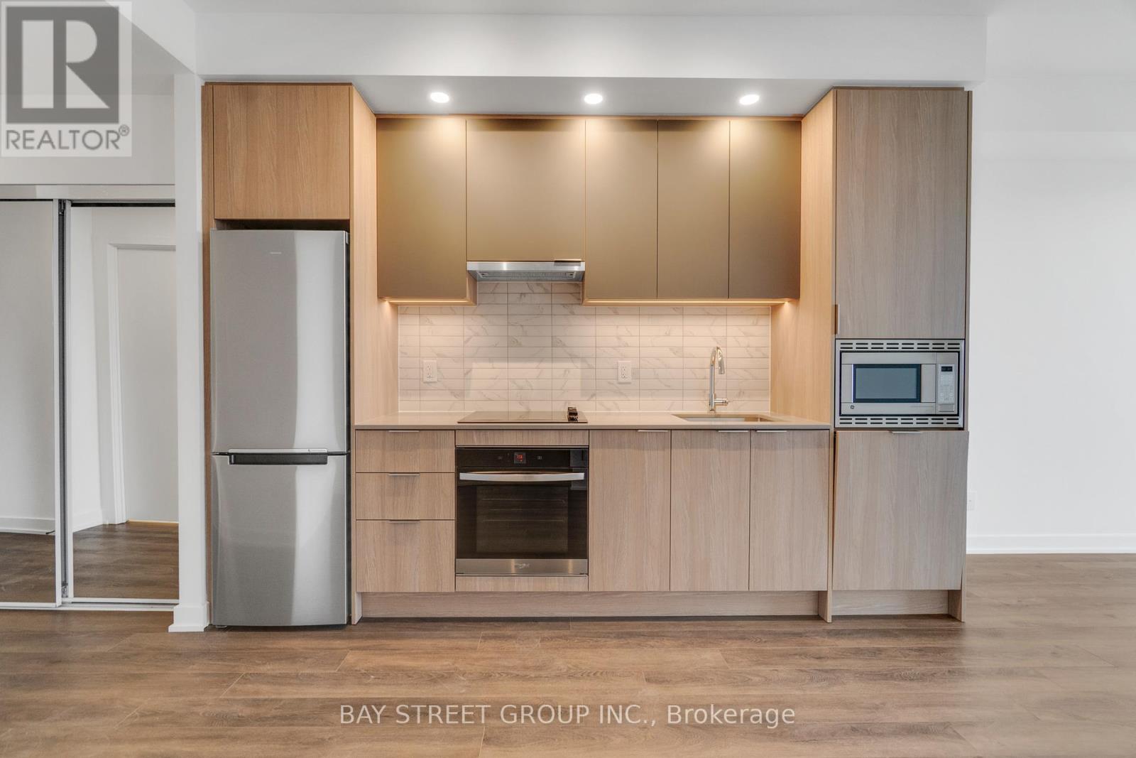 1307 - 3071 Trafalgar Road, Oakville, Ontario  L6H 8C6 - Photo 16 - W12556012