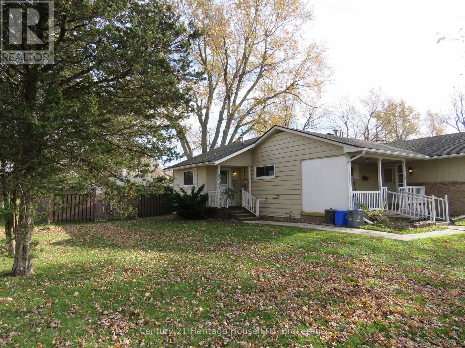 B - 564 Lakeview Road, Fort Erie, Ontario  L2A 4W6 - Photo 2 - X12530082