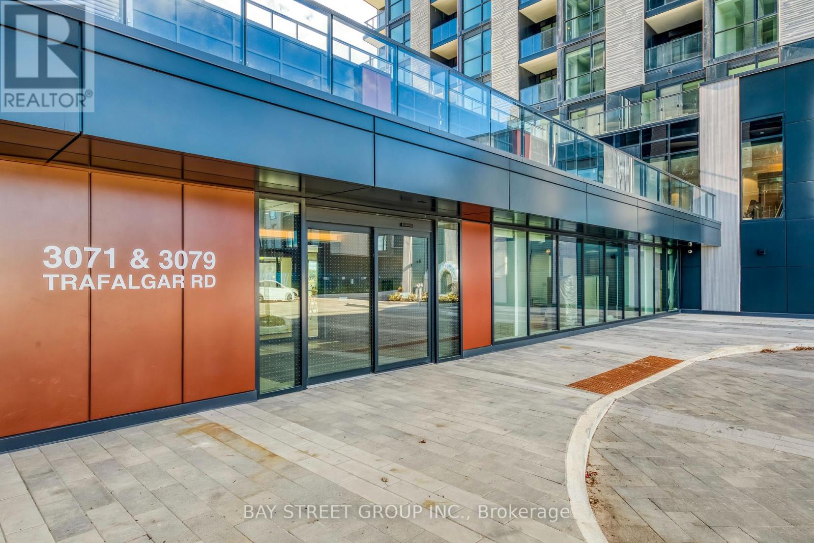 1307 - 3071 Trafalgar Road, Oakville, Ontario  L6H 8C6 - Photo 3 - W12556012