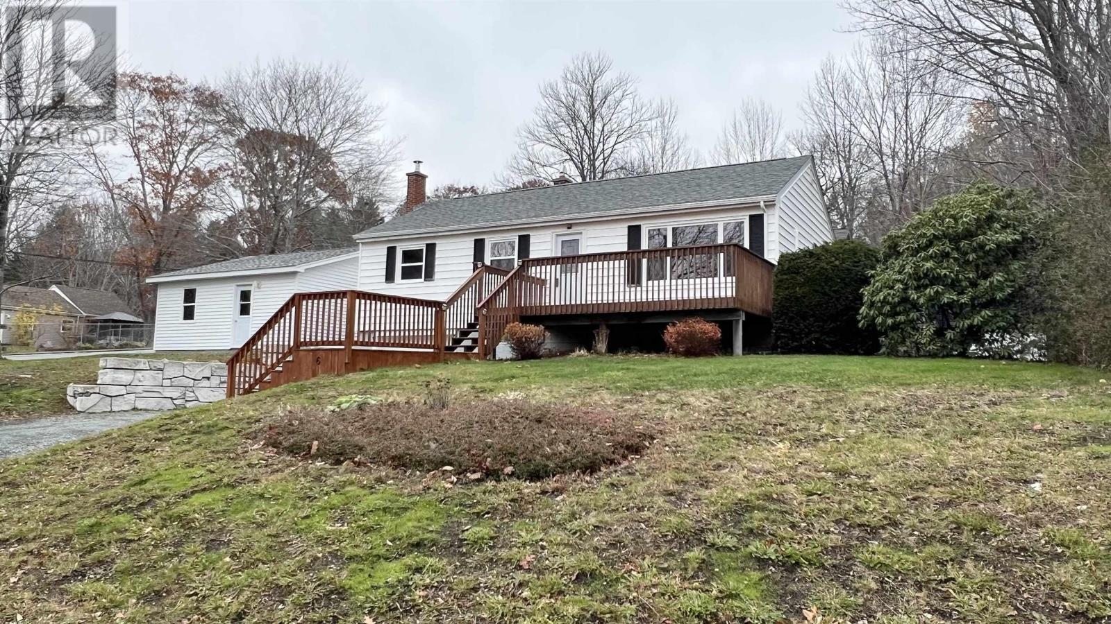 6 Pembrooke Street, Waverley, Nova Scotia