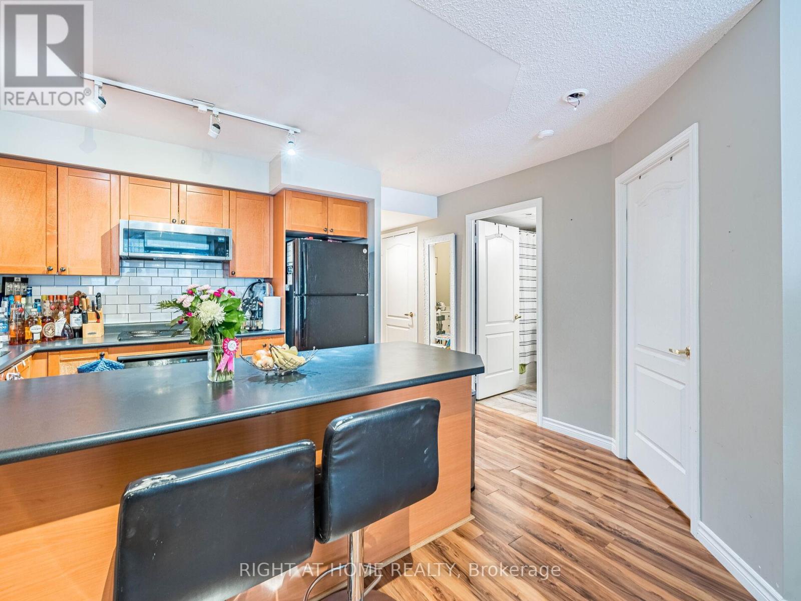 602 - 18 Stafford Street, Toronto, Ontario  M5V 3W4 - Photo 11 - C12557682