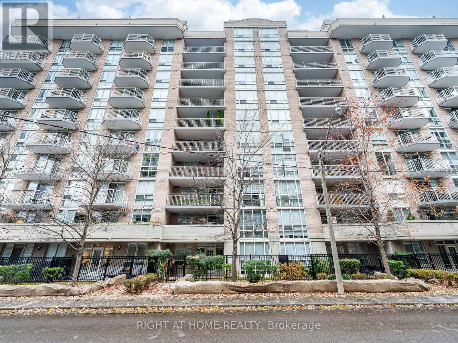 602 - 18 Stafford Street, Toronto, Ontario  M5V 3W4 - Photo 2 - C12557682