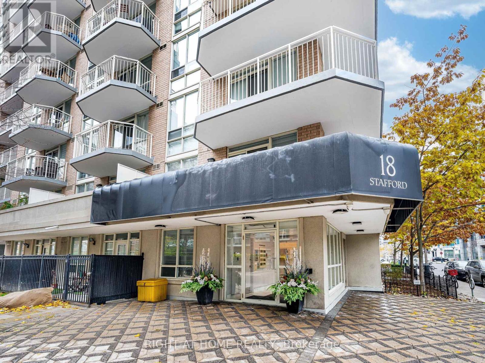 602 - 18 Stafford Street, Toronto, Ontario  M5V 3W4 - Photo 3 - C12557682