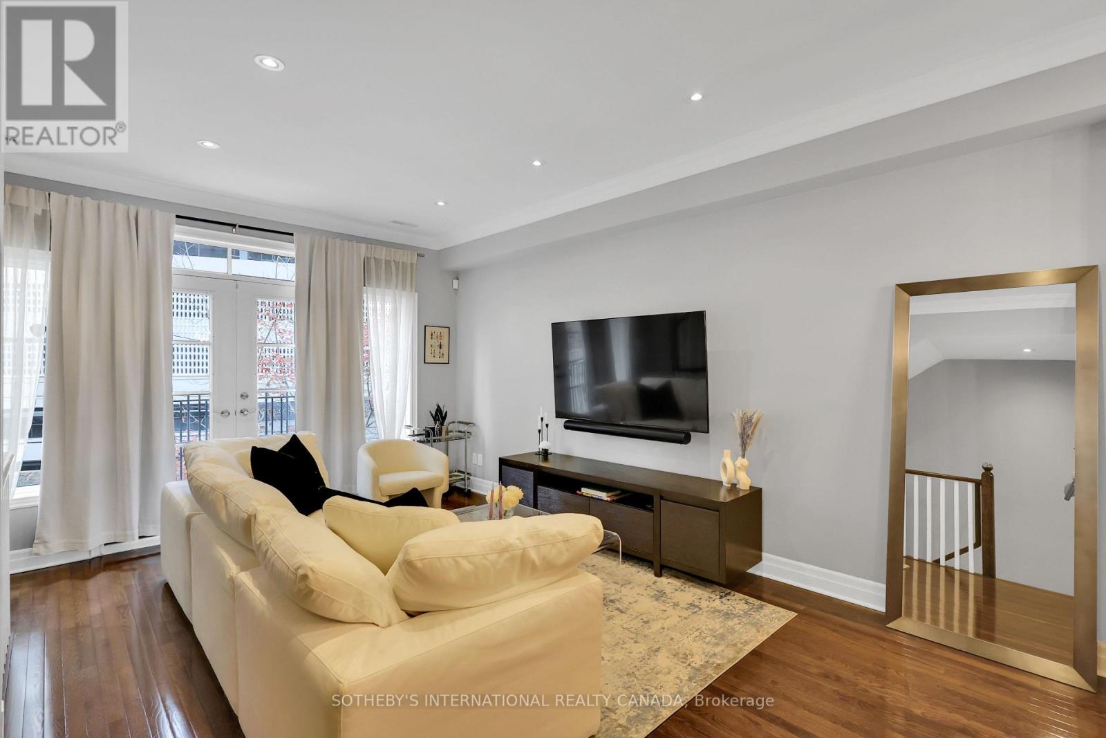 45 Pleasant Boulevard, Toronto, Ontario  M4T 1K2 - Photo 3 - C12557696