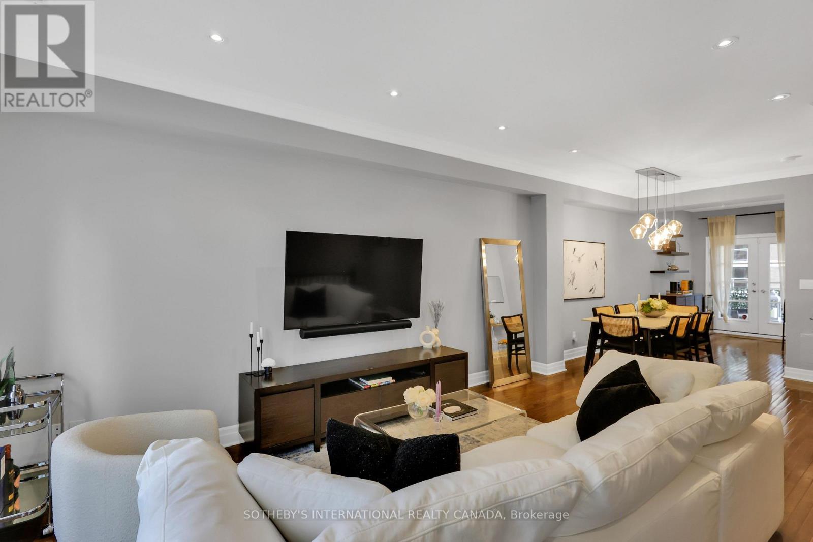 45 Pleasant Boulevard, Toronto, Ontario  M4T 1K2 - Photo 4 - C12557696