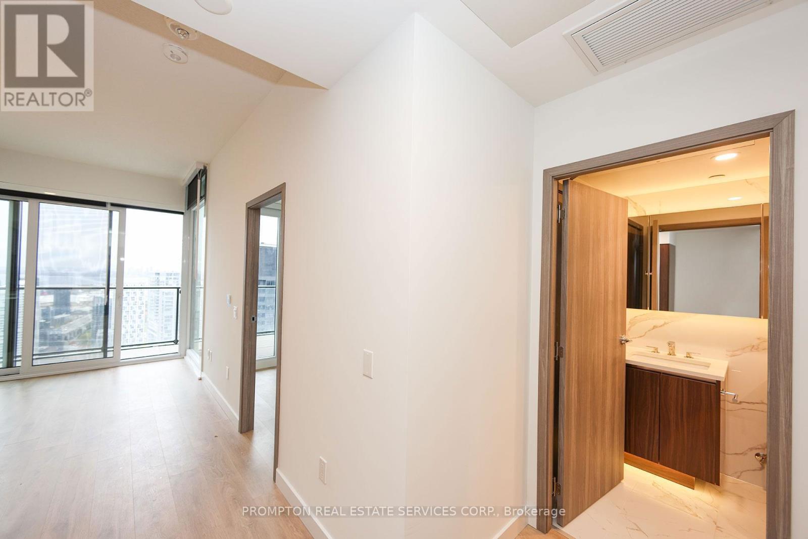 5115 - 3 Concord Cityplace Way, Toronto, Ontario  M5V 0X4 - Photo 18 - C12557738