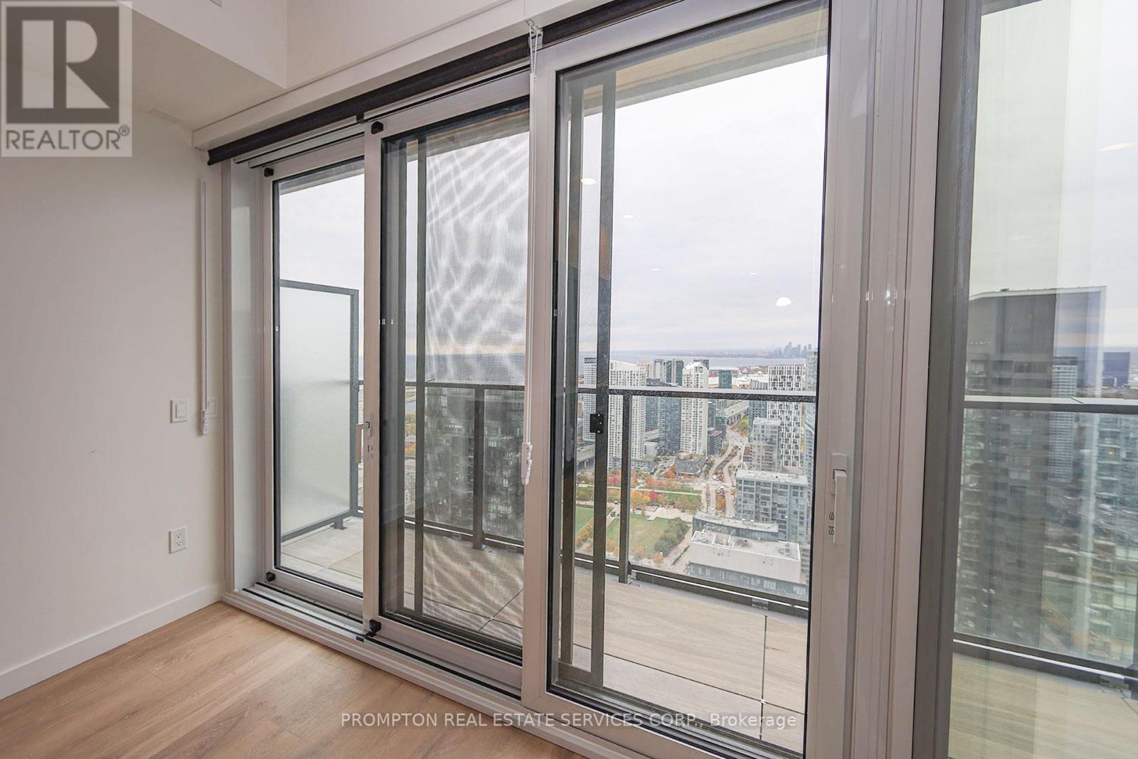 5115 - 3 Concord Cityplace Way, Toronto, Ontario  M5V 0X4 - Photo 21 - C12557738