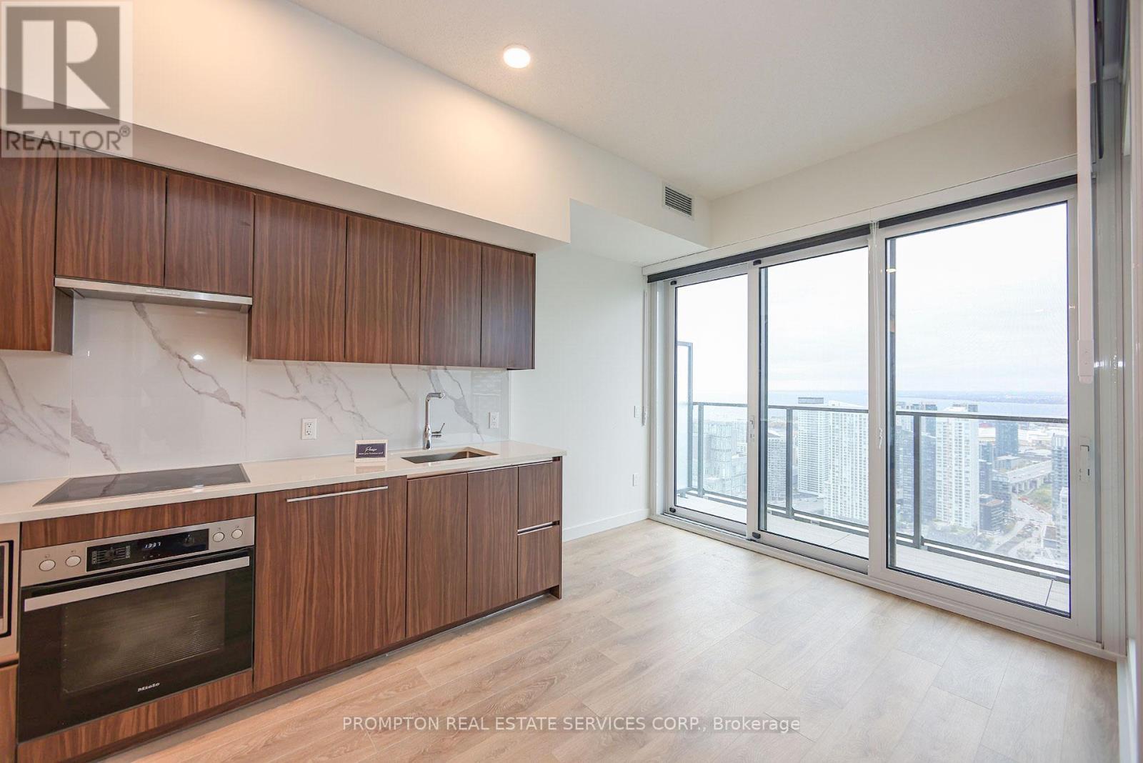 5115 - 3 Concord Cityplace Way, Toronto, Ontario  M5V 0X4 - Photo 24 - C12557738