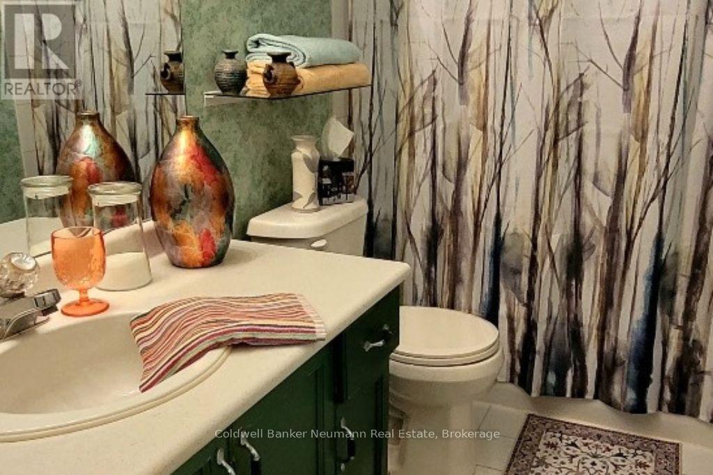 13 Pressed Brick Drive, Brampton, Ontario  L6V 4K8 - Photo 18 - W12550314